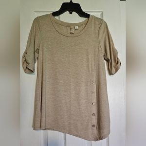 Junior's Misis tan shirt, size S